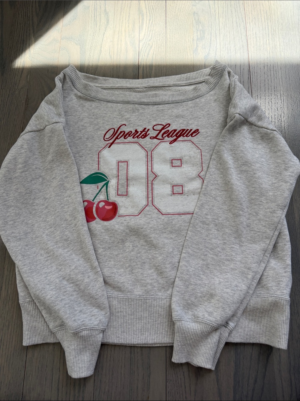 Gray 'Sports League 08' Cherry Graphic Sweatshirt Abercrombie Kids 13/14